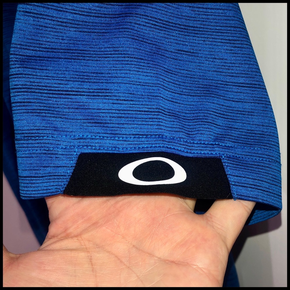 Oakley🏌🏼‍♂️⛳️Polo Mens XL Blue and Black, Worn Once, Practically New, Hydrolinx. - Picture 13 of 16